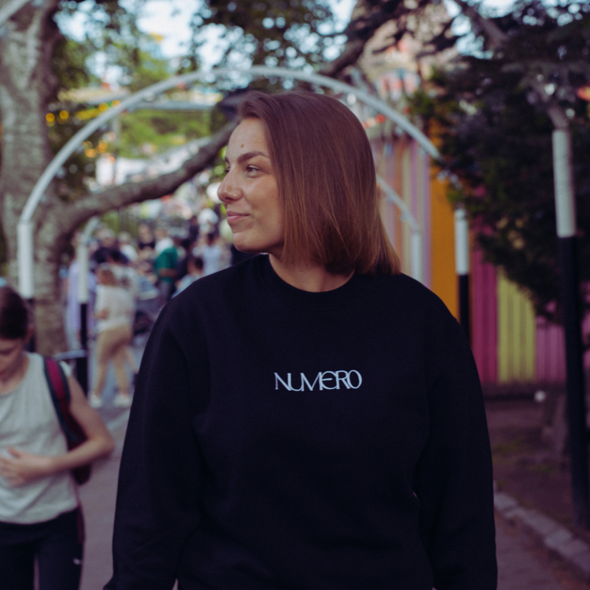 Tyylikäs NUMER0 clothing college svetari